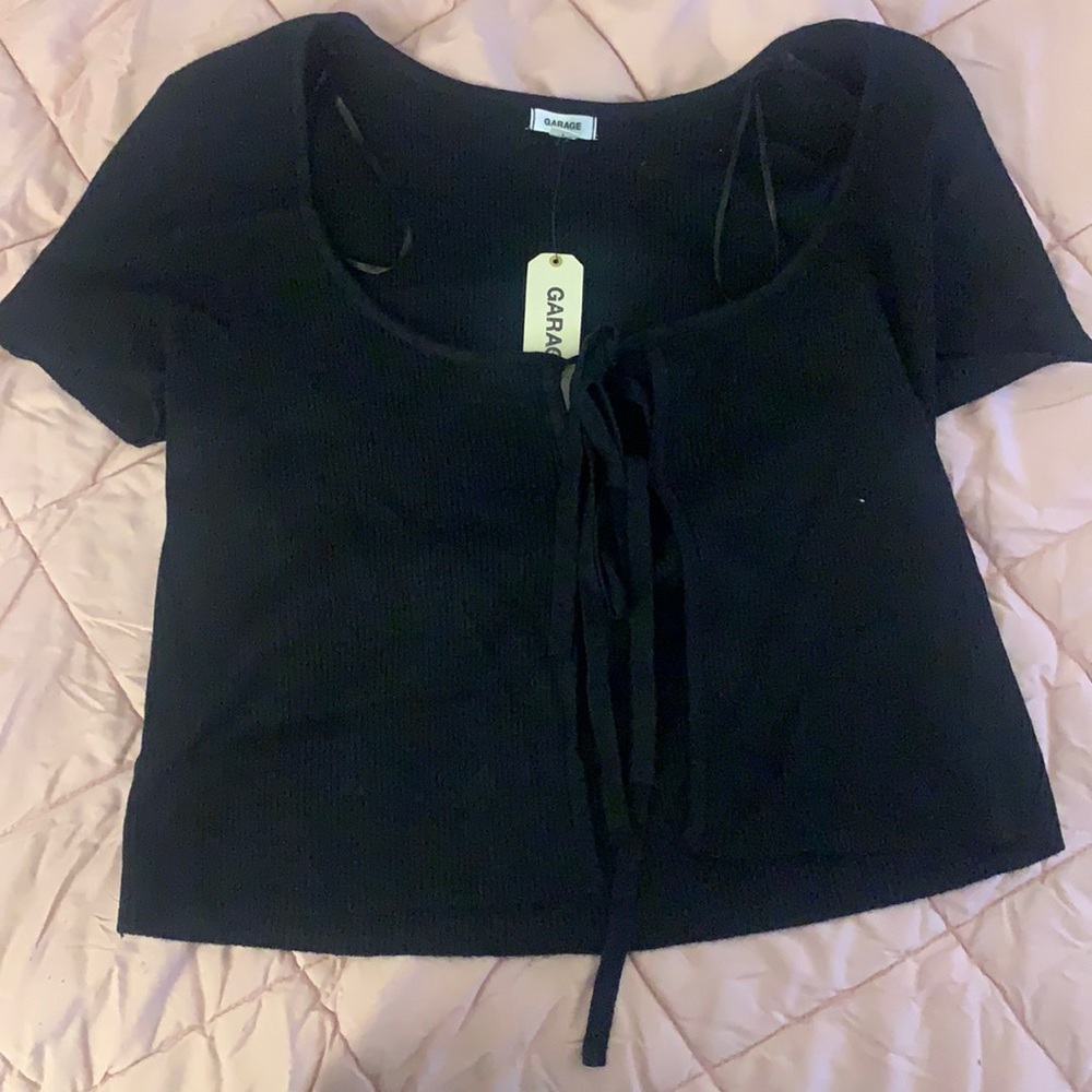 Black double tie top from garage